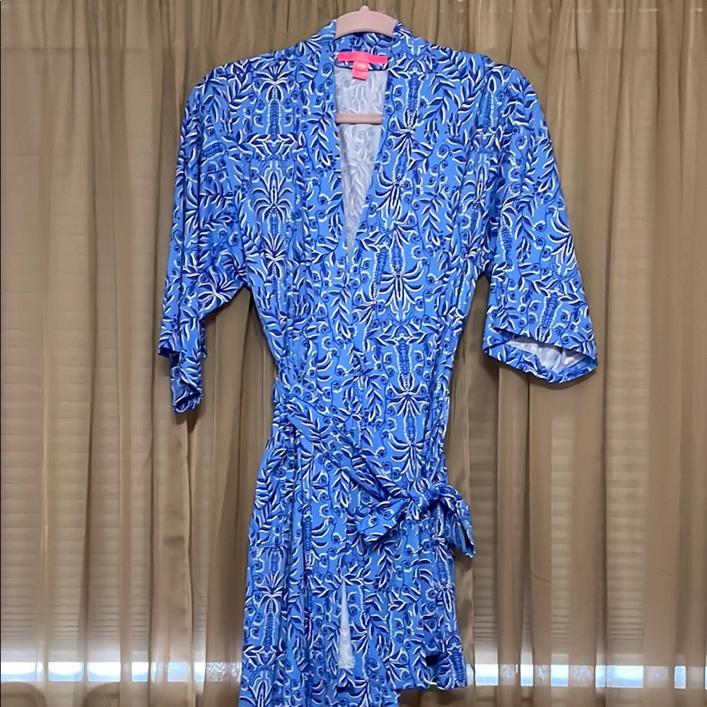 Lilly Pulitzer Blue and White Wrap Robe with Sleeves